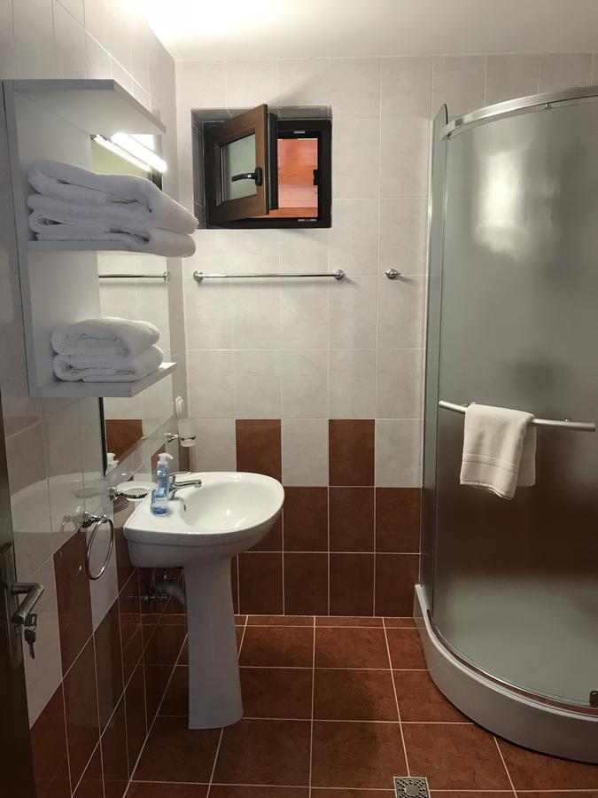 Pensiunea Granada Covasna Eksteriør billede